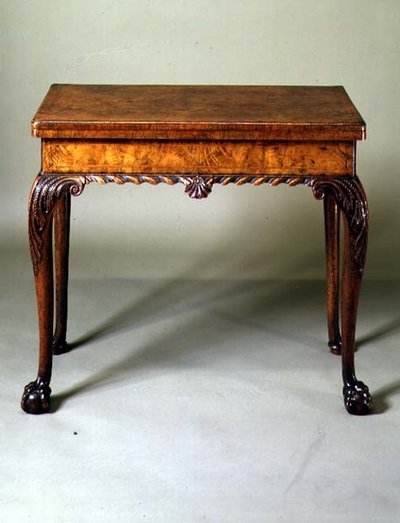 Table de jeu avec pieds en boule et griffes, c.1735 - English School